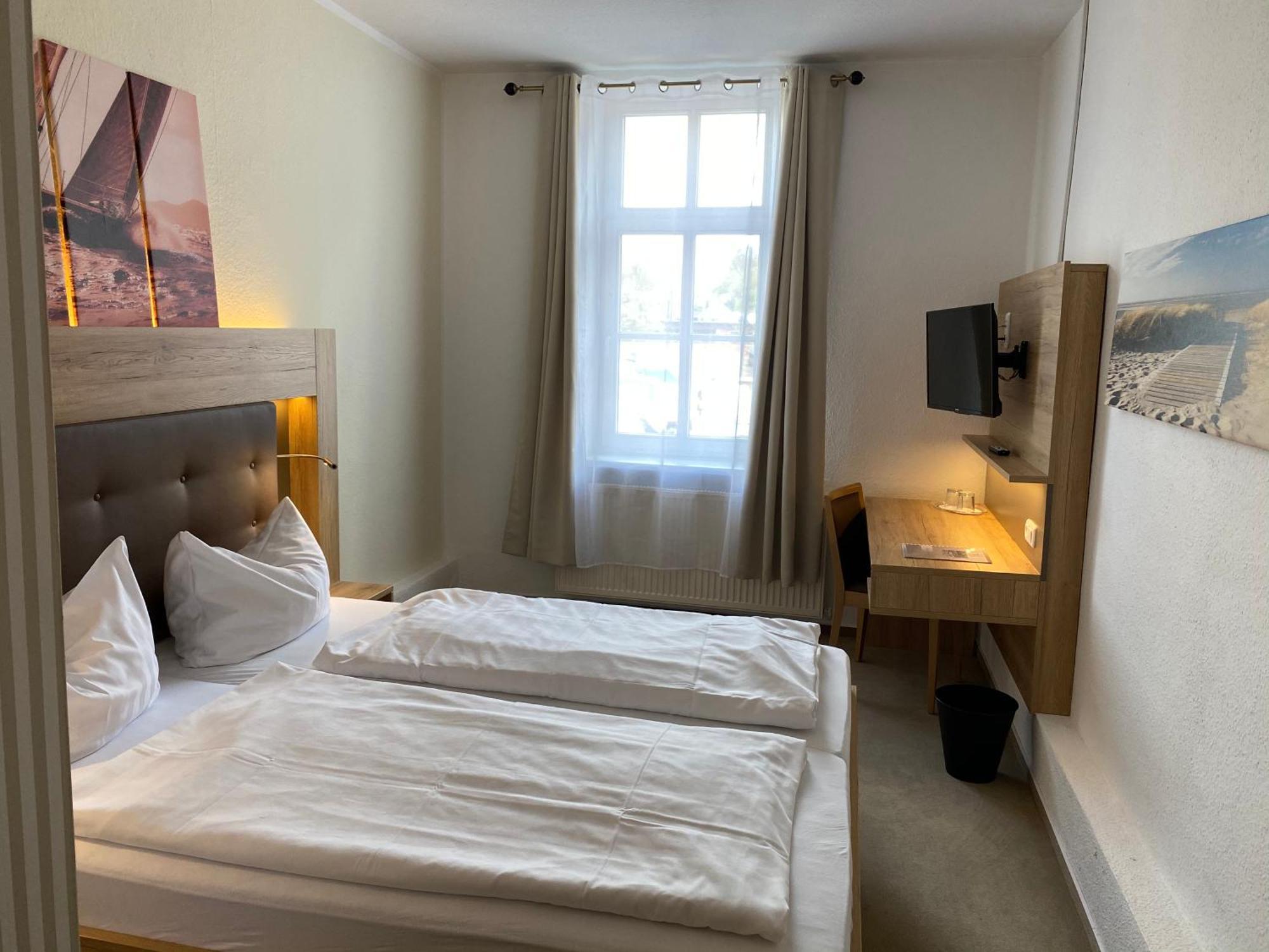 Pension Zum Alten Faehrhaus Rostock Room photo